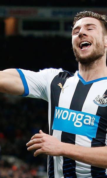 Newcastle snap losing skid with late stunner vs. United